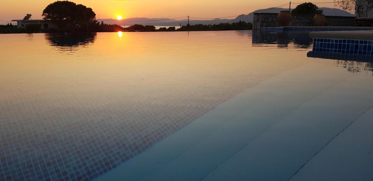 Villa Sealine Pefki エクステリア 写真